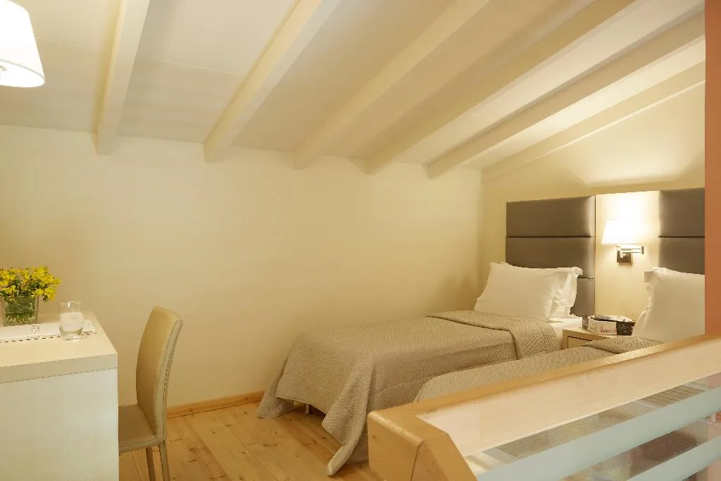 FAMILY ROOM GARDEN VIEW Room, Capo Di Corfu, Corfu