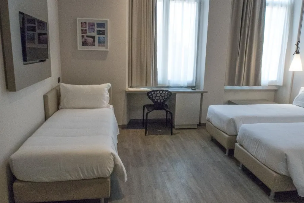 TRIPLE STANDARD Room, Hotel San Giovanni Roma, Naples