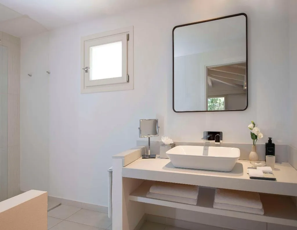 DOUBLE Accesible Deluxe  Room, Baia di Chia Resort Sardinia, Curio Collection, Cagliari
