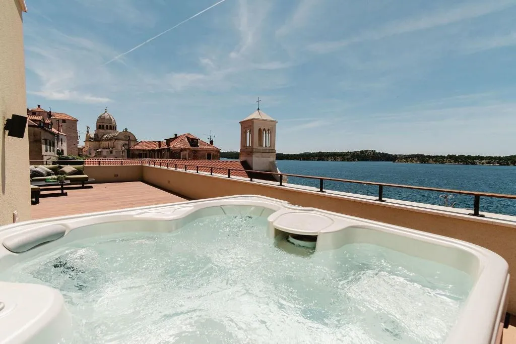 Room, Armerun Heritage Hotel & Residences, Split
