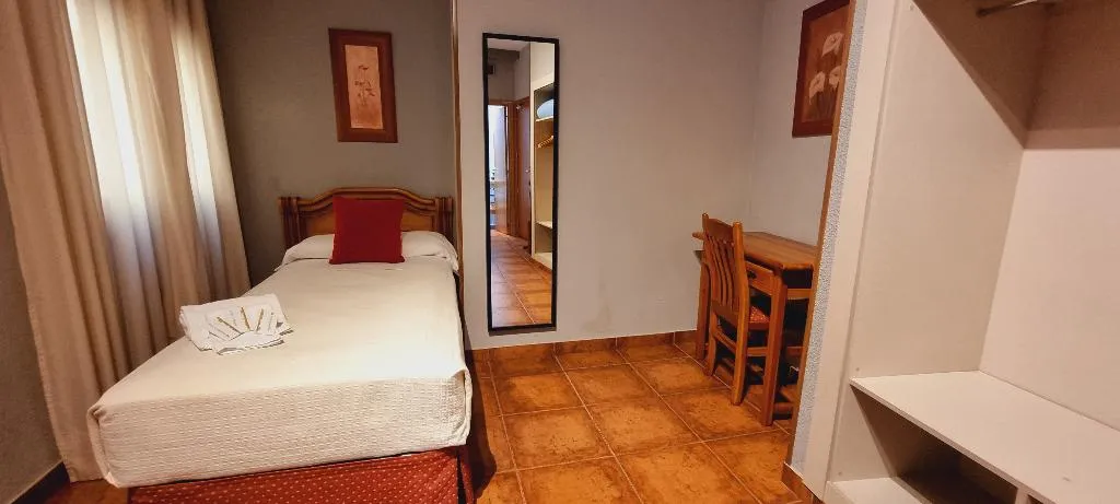SINGLE STANDARD Room, Hotel Real de Toledo, Madrid