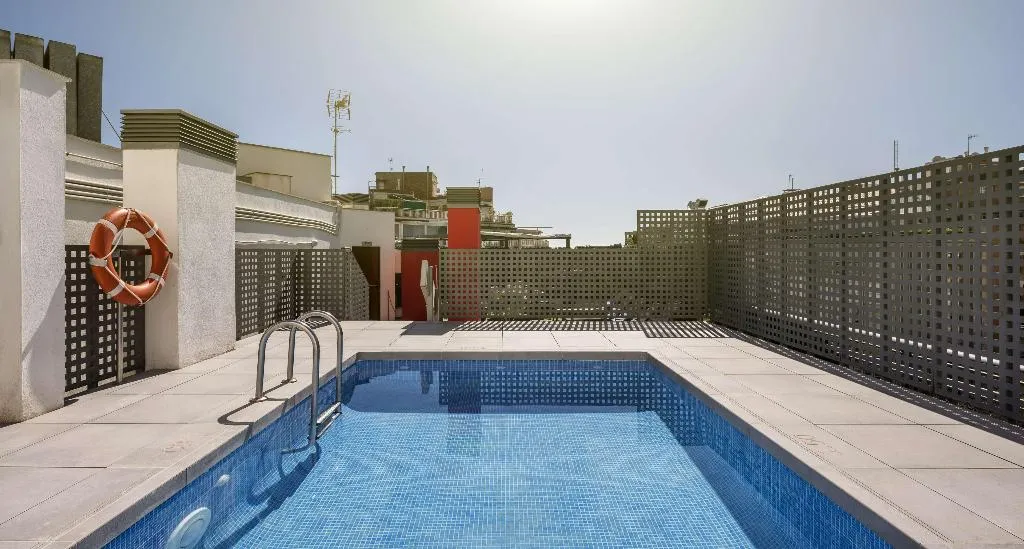 Pool, Ilunion Auditori, Barcelona