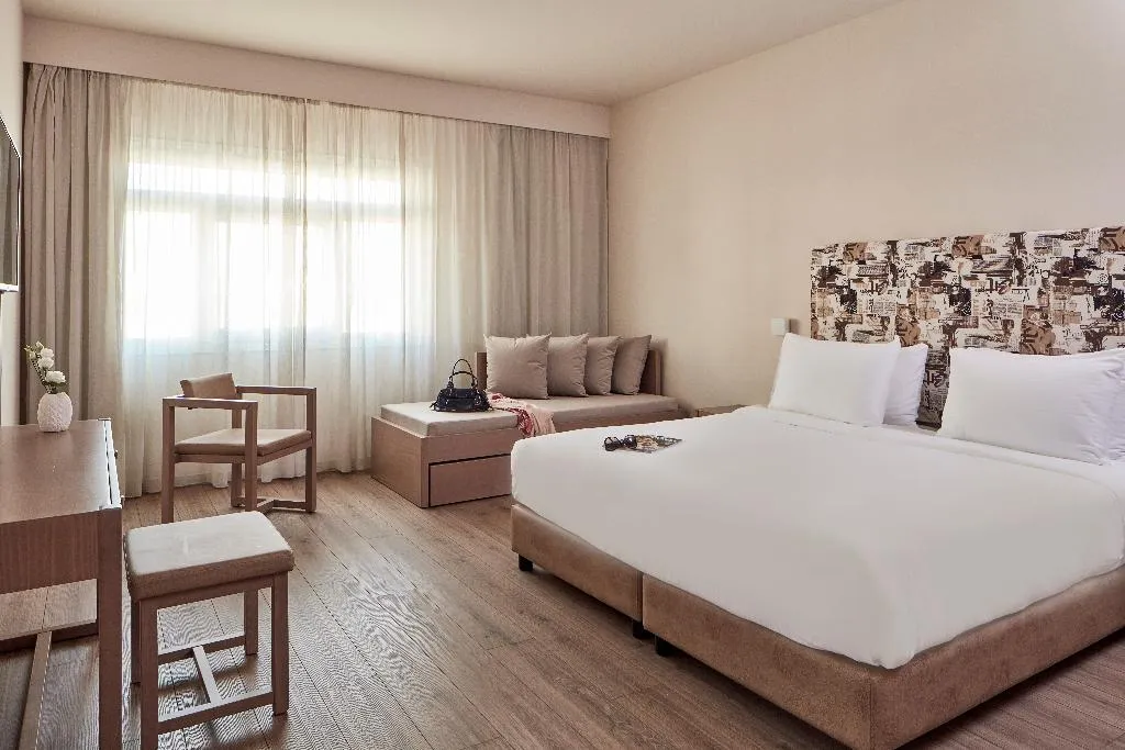QUADRUPLE EXECUTIVE Room, Civitel Esprit, Athens