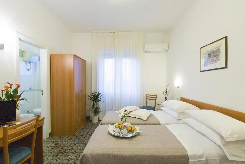 Double or Twin STANDARD Room, Hotel Angelina, Naples