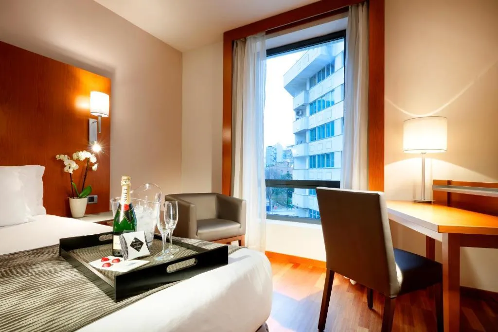 JUNIOR SUITE STANDARD Room, Eurostars Lisboa Parque Hotel, Lisbon