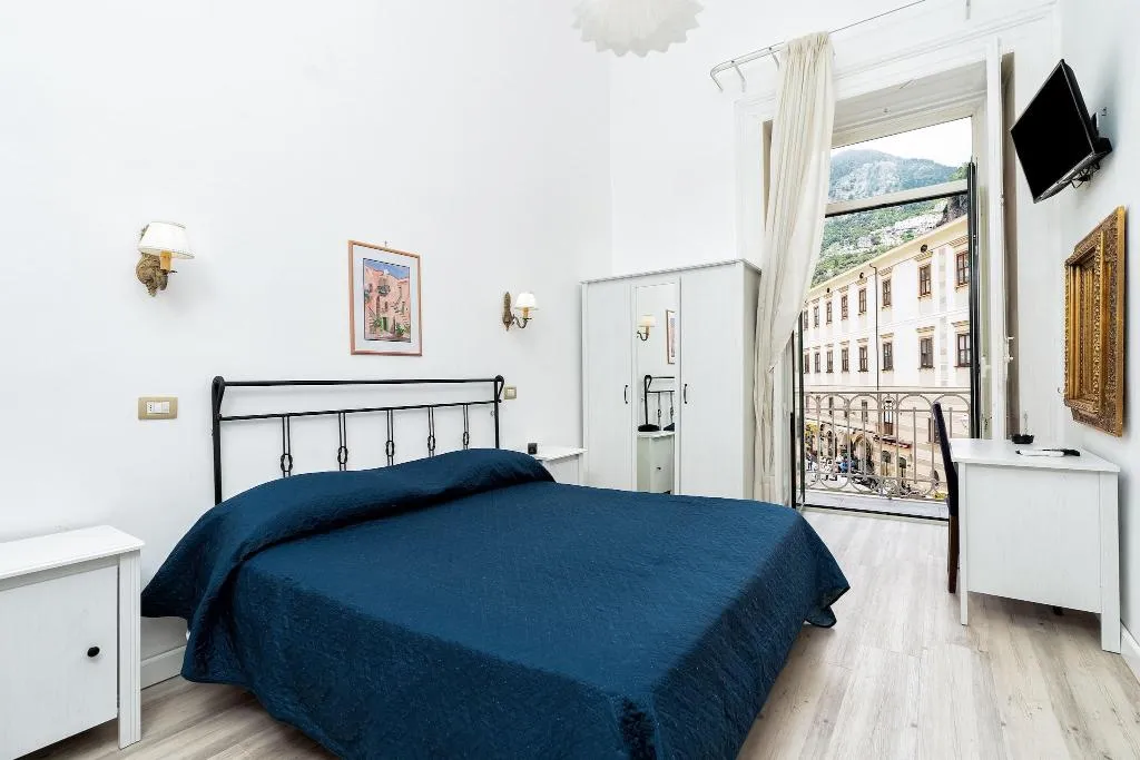 DOUBLE STANDARD Room, Fontana, Naples