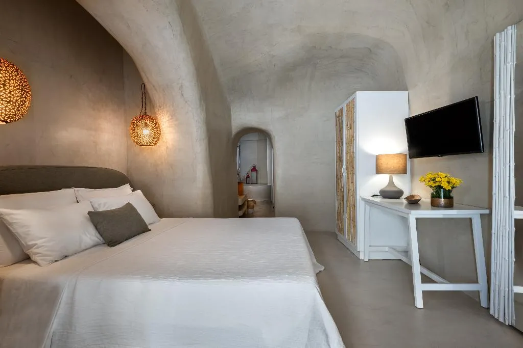 SUITE WITH JACUZZI Room, Mythical Blue Luxury Suites, Santorini