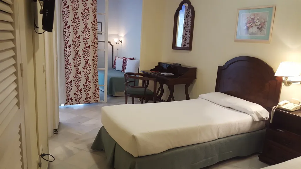 Room, Hotel Abril, Seville