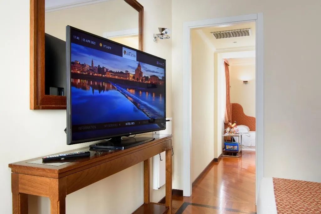 FAMILY ROOM SUPERIOR Room, Grand Hotel Adriatico, Florence