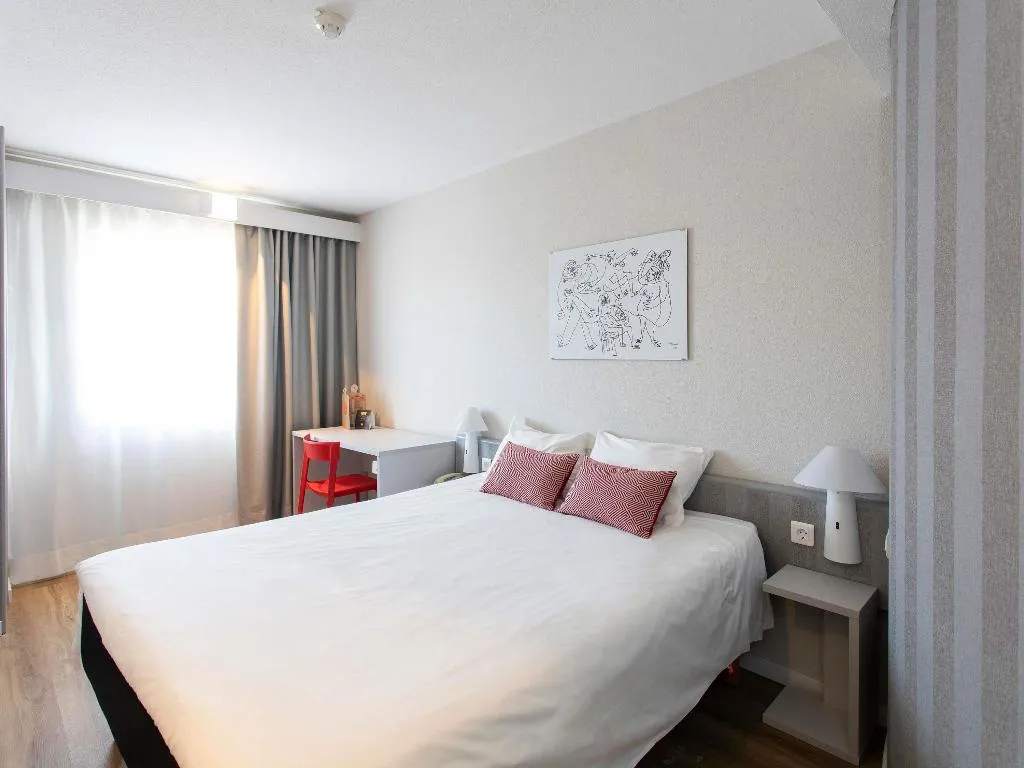 DOUBLE WITH DOUBLE BED Room, Ibis Valencia Alfafar, Valencia