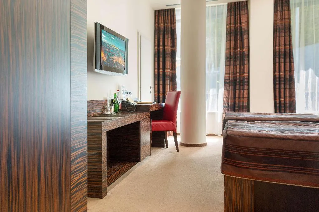 Room, EA Hotel Crystal Palace, Prague