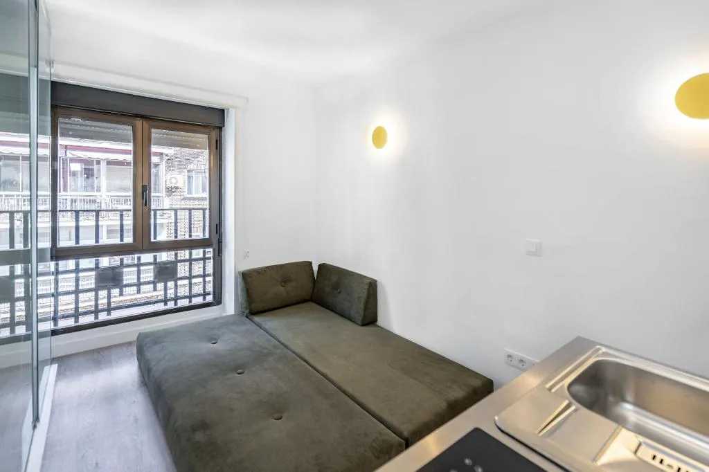 Room, Angelitomad, Madrid