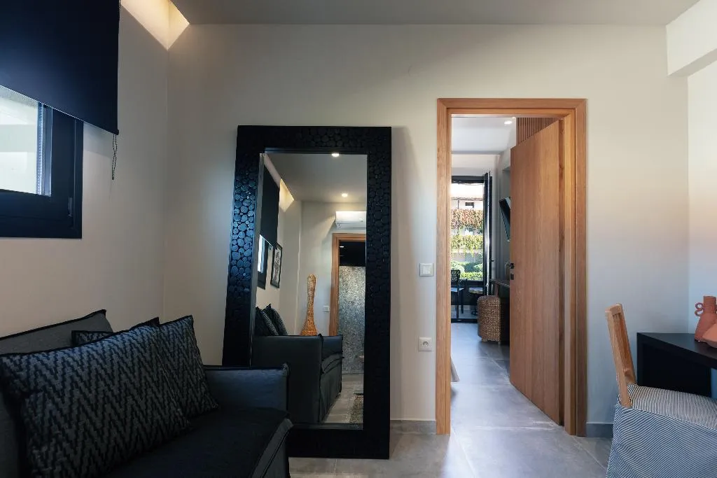 SUITE WITH BALCONY Room, Chapter 02 Gallery Suites, Crete