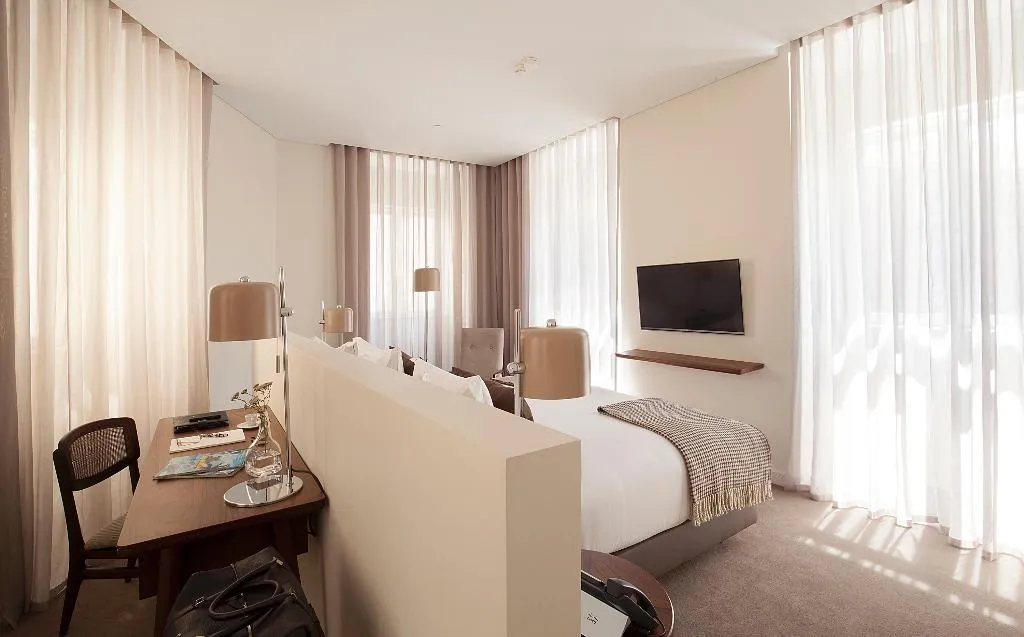 JUNIOR SUITE STANDARD Room, Corpo Santo Lisbon Historical Hotel, Lisbon
