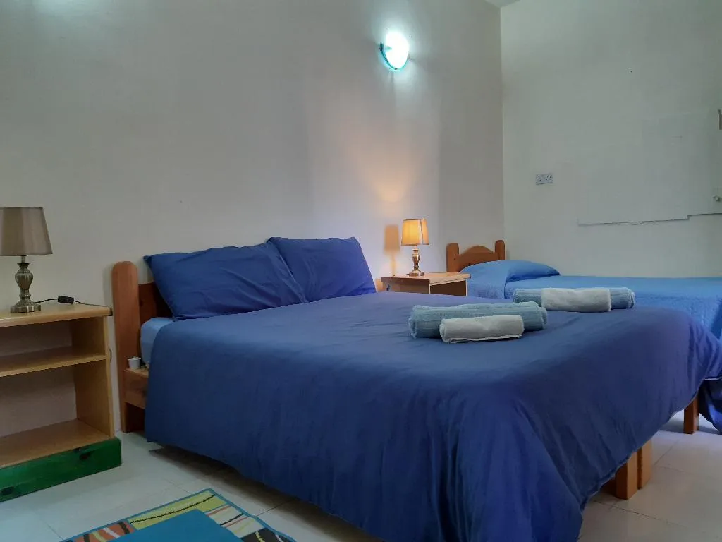FAMILY ROOM COMFORT Room, Tarona Guesthouse, Malta