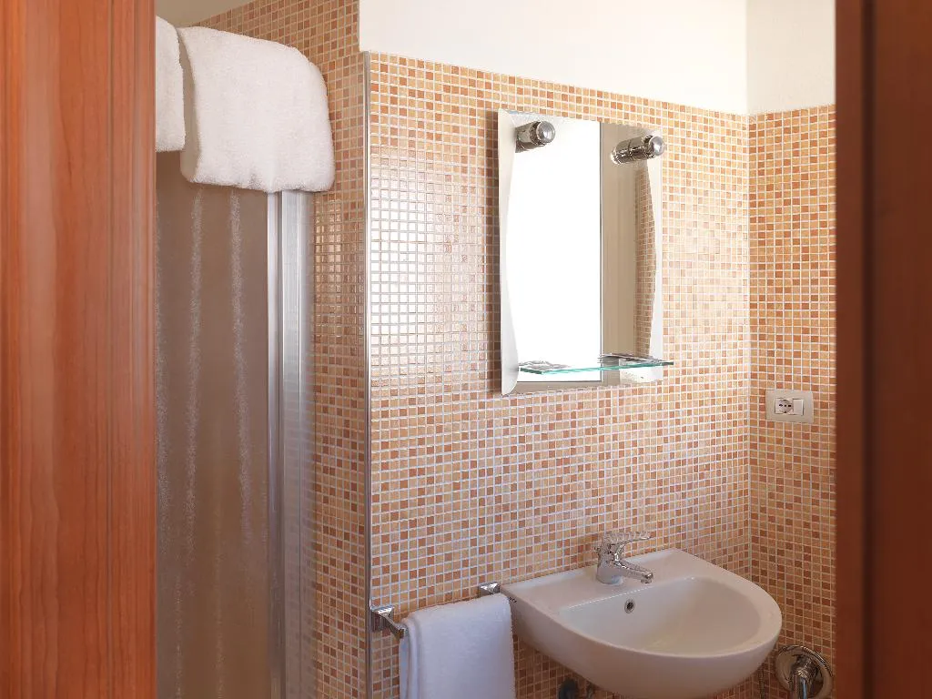 TWIN STANDARD Room, Arco Romana, Milan