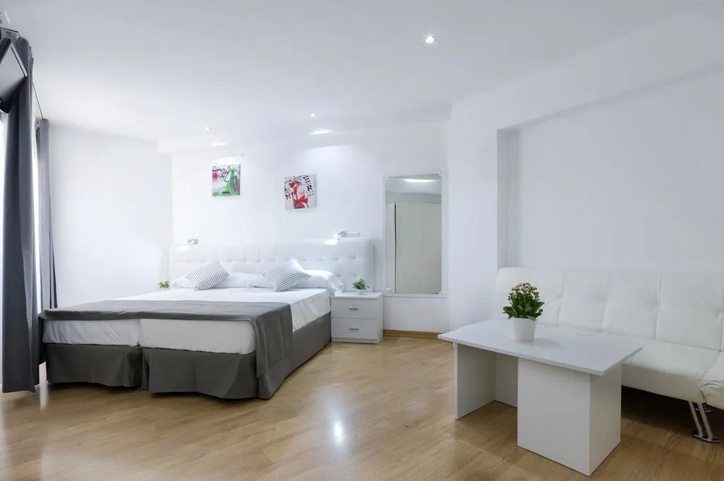 JUNIOR SUITE STANDARD Room, Boutique Urban Madrid Genova, Madrid