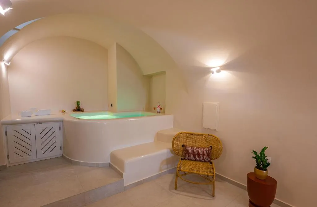 Room, La Madeleine Oia, Santorini