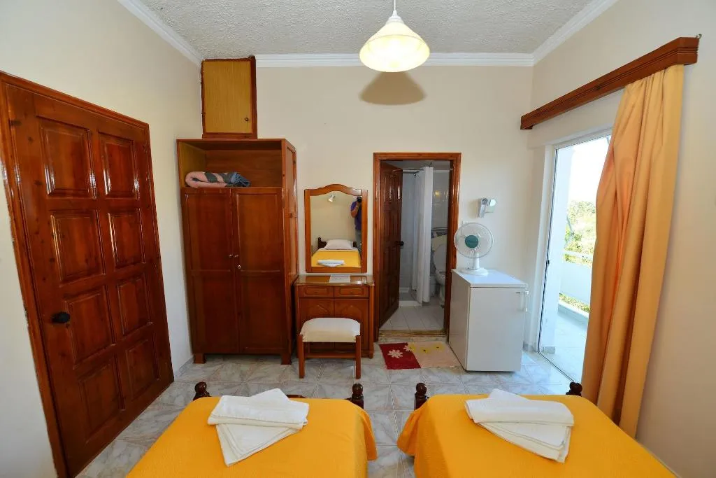 Room, Family Bikakis, Crete
