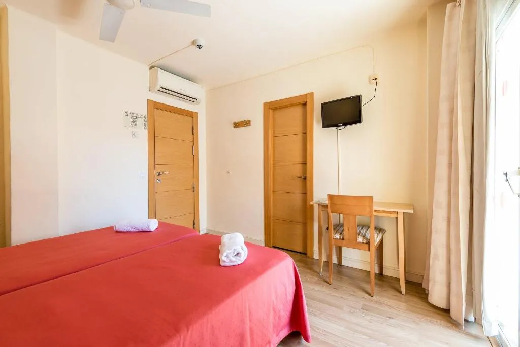 Room, Europa Punico Hostal, Ibiza