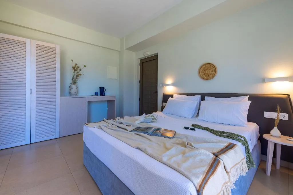 Room, Blue Horizon, Crete