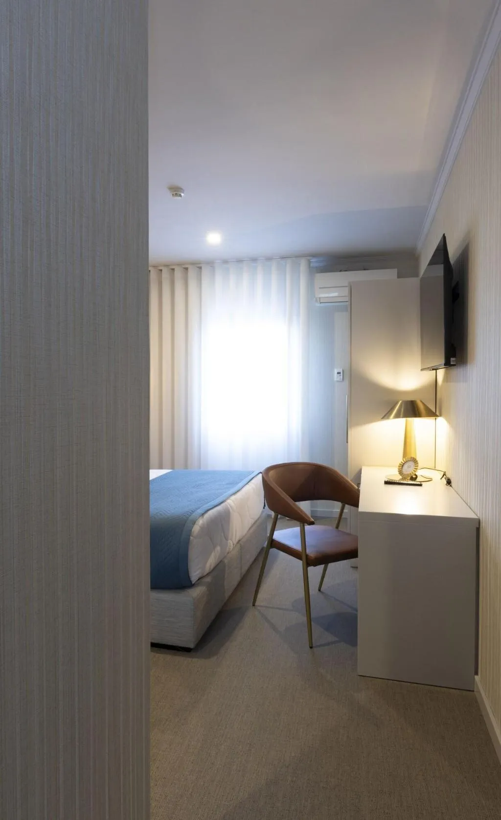 Double or Twin WITH DOUBLE BED Room, America, Porto