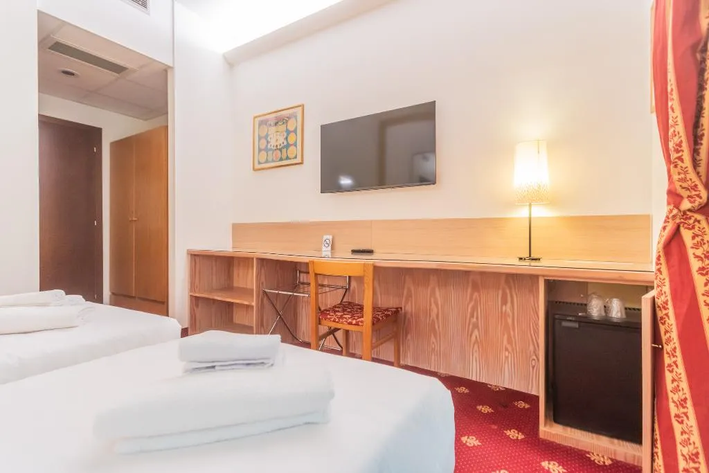TWIN STANDARD Room, Polo, Milan