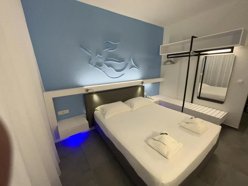Room, Niriides Hotel, Crete