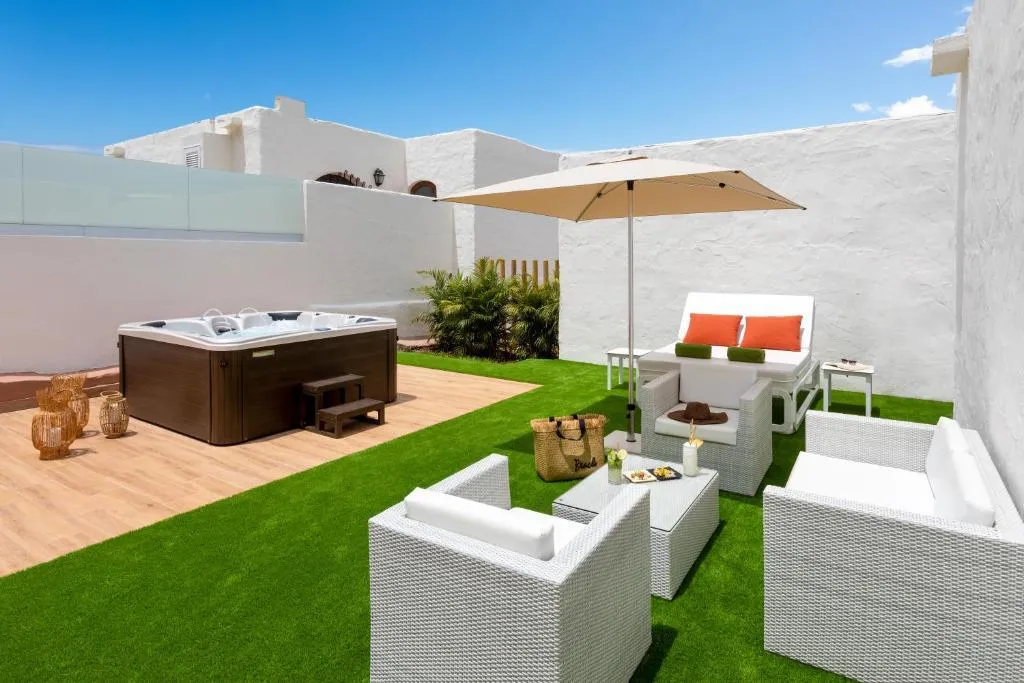 VILLA CAPACITY 3 Room, HD Parque Cristobal Tenerife, Tenerife