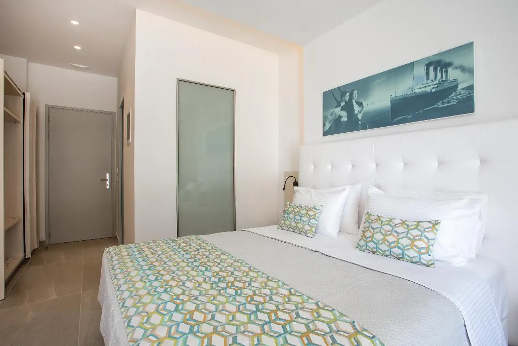 DOUBLE DELUXE Room, Hollywood Inn, Rhodes