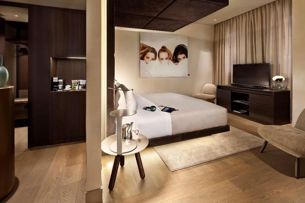Room, Me Milan Il Duca, Milan
