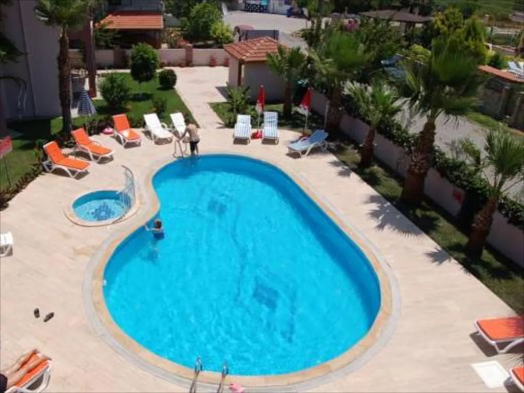 Pool, Minta Apart, Dalaman