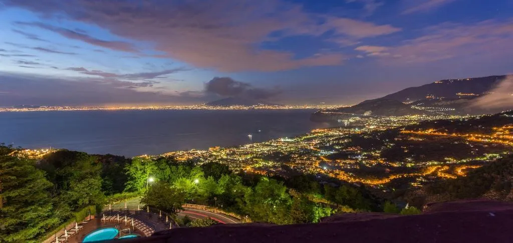 General view, Grand Hotel Hermitage & Villa Romita, Naples