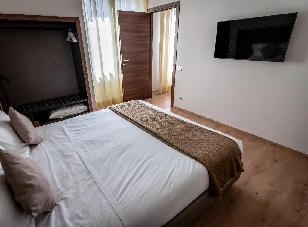 APARTMENT CAPACITY 3 ONE BEDROOM Room, Residence Porta Al Prato, Florence