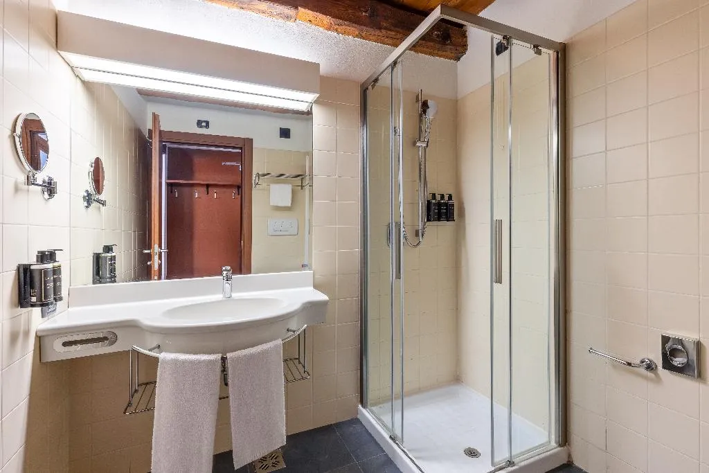 JUNIOR SUITE CAPACITY 3 Room, Eurostars Cannaregio, Venice