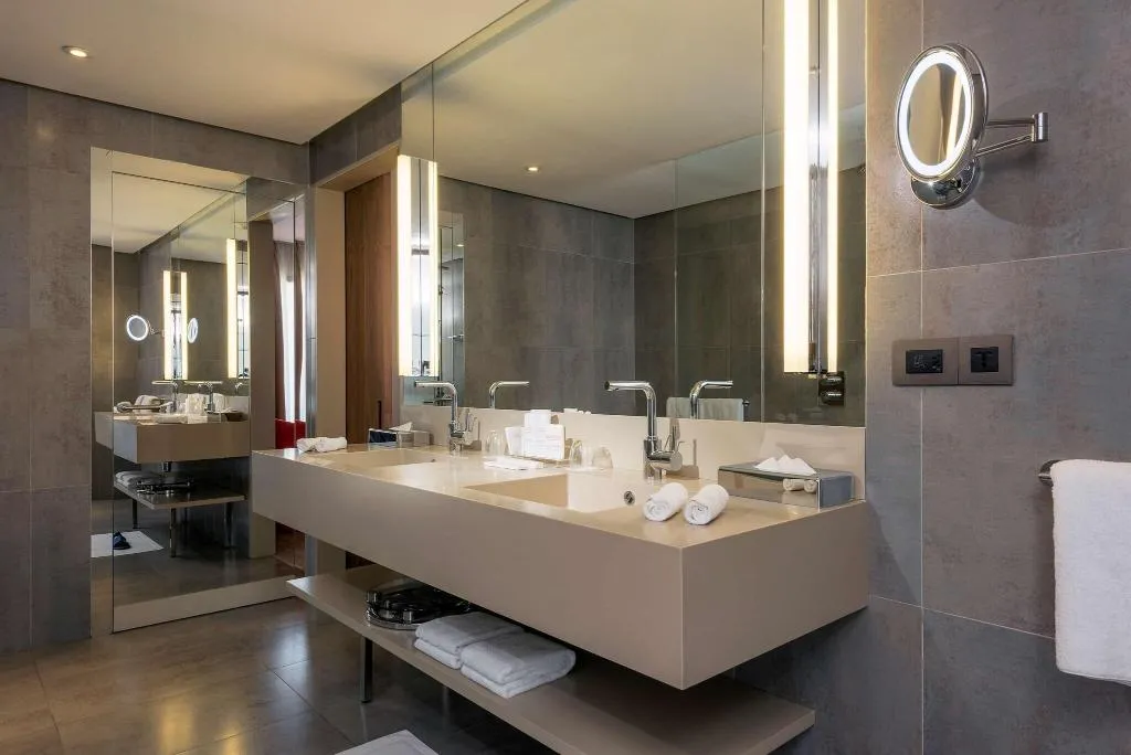DOUBLE SUPERIOR KING BED Room, Radisson Blu Hotel Marrakech Carré Eden, Marrakech