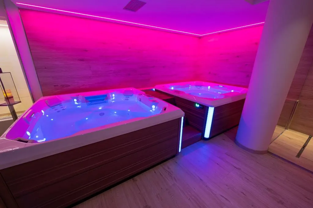 Sports and Entertainment, Lake Front Hotel Mirage, Milan