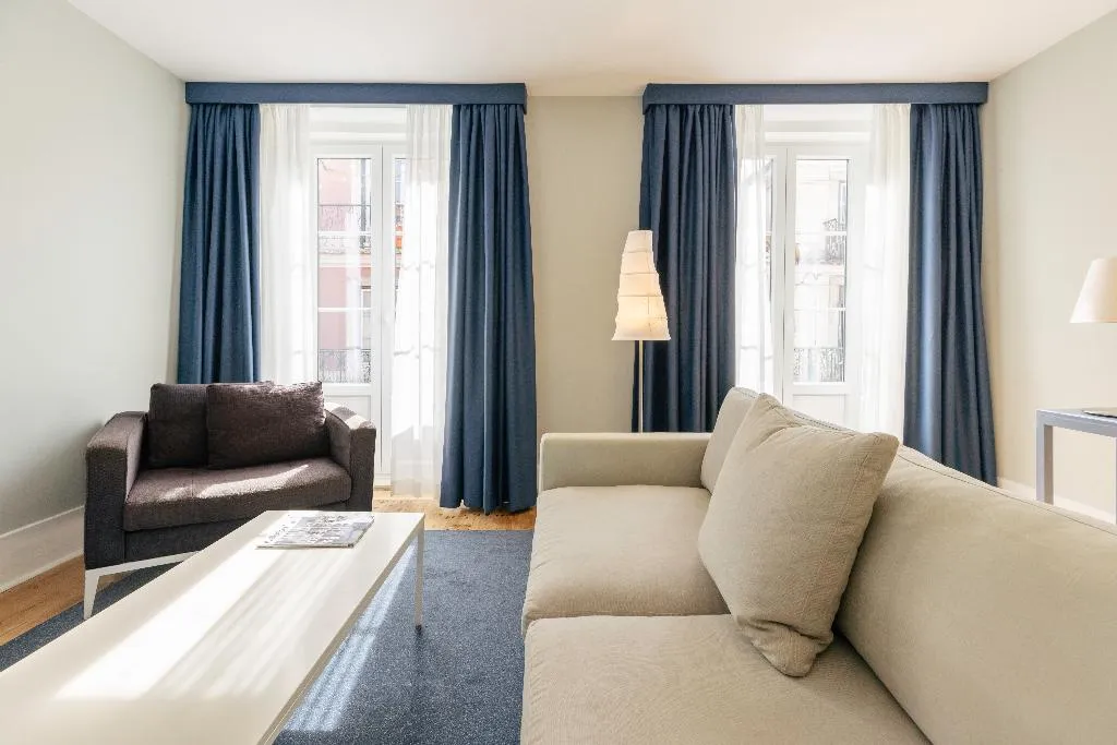 Double or Twin PREMIUM ONE BEDROOM Room, Esqina Urban Lodge, Lisbon