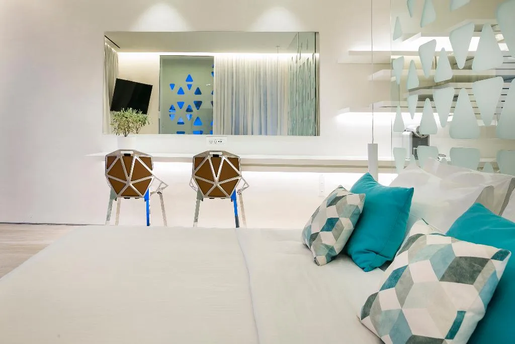 SUITE SEA VIEW WITH PRIVATE POOL Room, Mykonos Dove beach hotel, Mykonos
