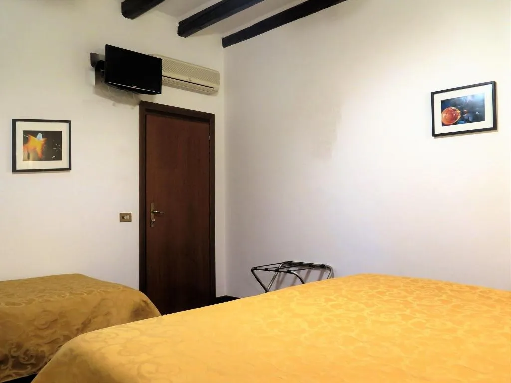 Room, Hotel Al Soffiador, Venice
