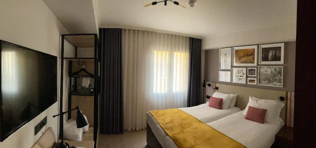 TWIN STANDARD Room, Hotel Indigo Madrid - Princesa, Madrid