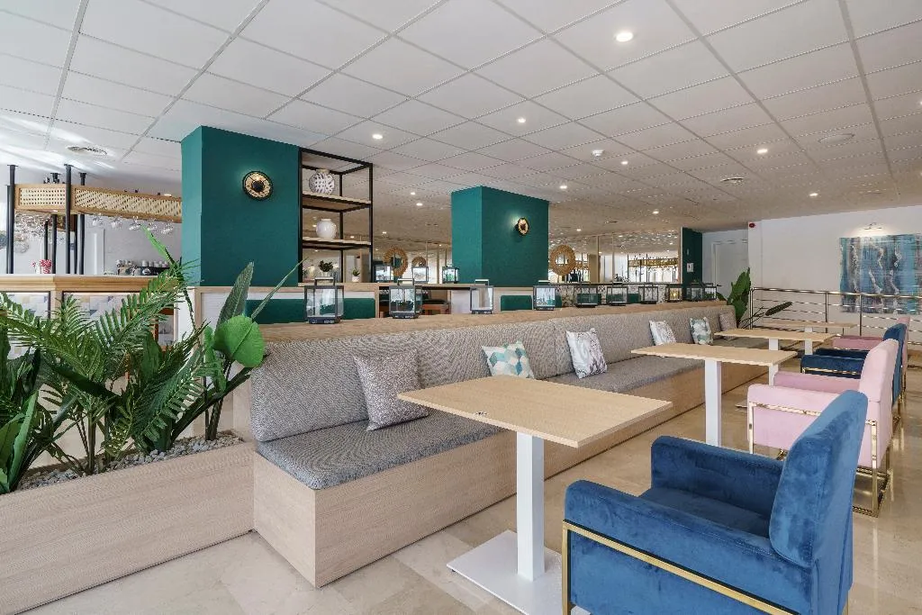 Bar, Hotel Costa Malaga by Pierre & Vacances, Costa Del Sol