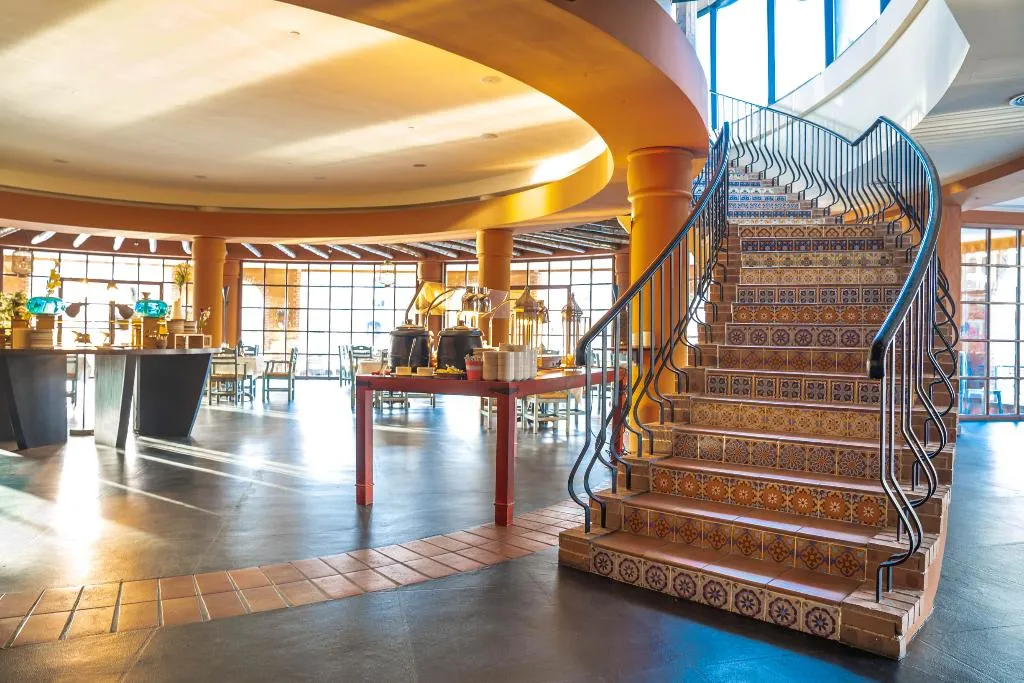 Restaurant, Millennium Lakeview Hotel, Dubai