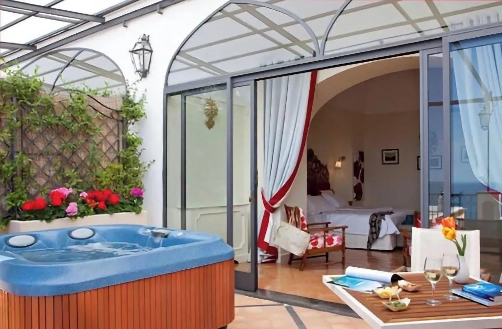 TWIN DELUXE SEA VIEW WITH BALCONY Room, Punta Regina, Naples