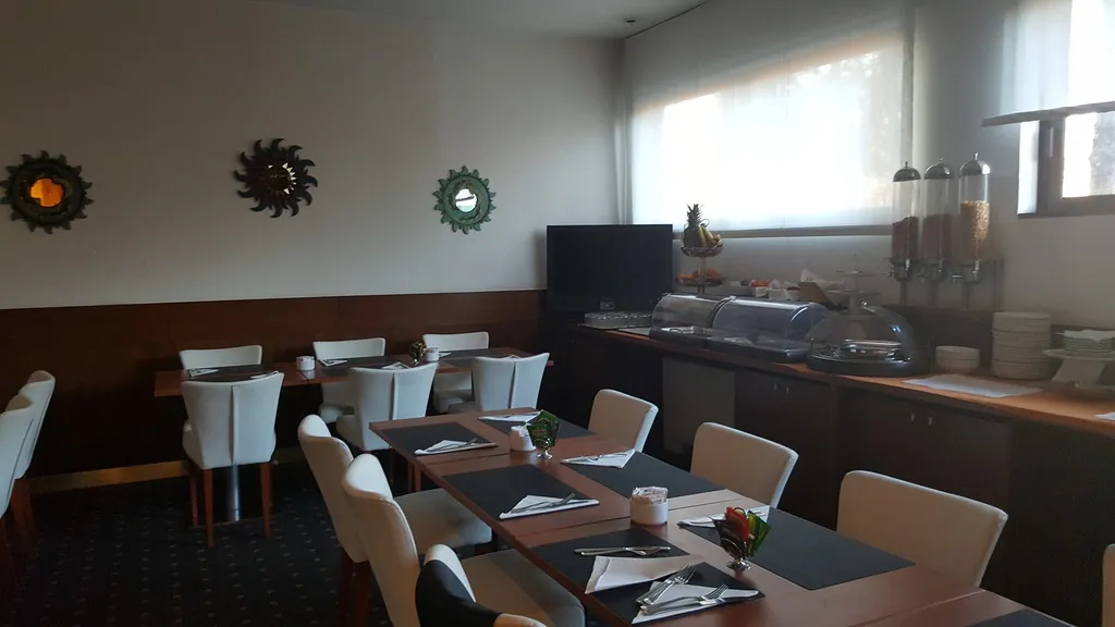 Restaurant, Moon Palace Hotel, Milan