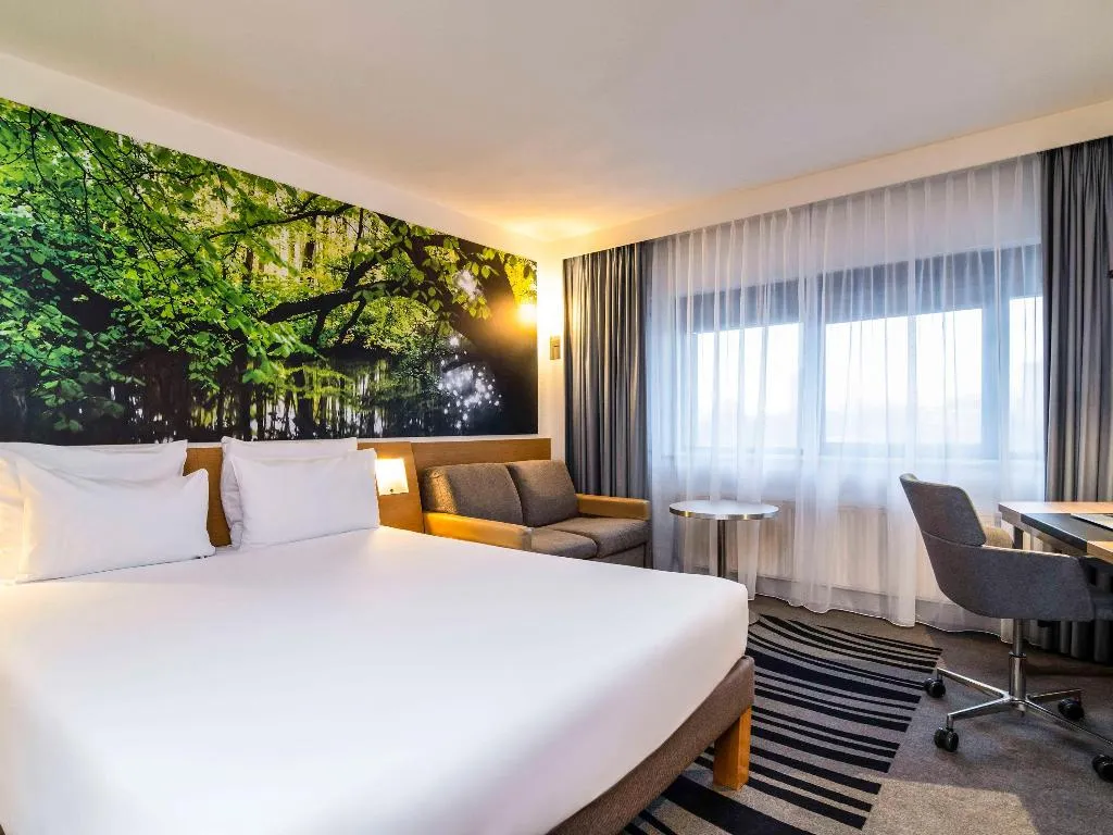 DOUBLE QUEEN SIZE BED Room, Novotel Amsterdam City, Amsterdam