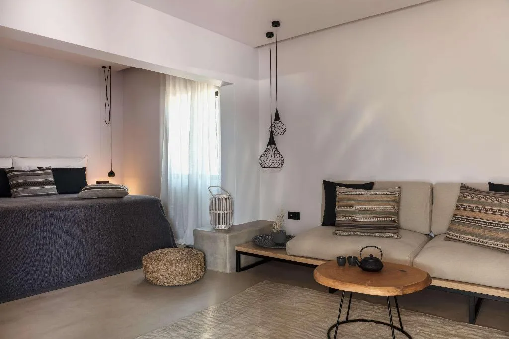 Room, Minos Beach Art Hotel, a Member of Design Hotels, Crete