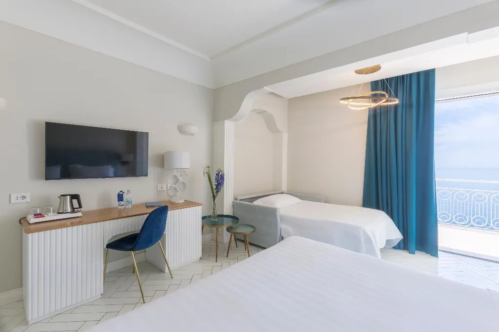 TRIPLE DELUXE SUPERIOR Room, Hotel Club Due Torri, Naples