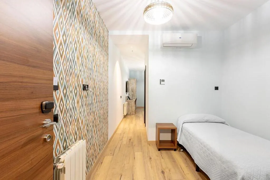 Room, Hostal Anta N Marta N, Madrid