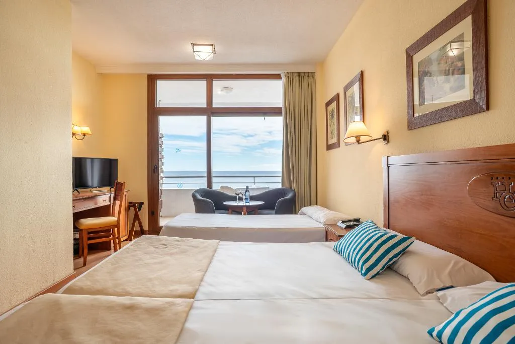 TRIPLE DELUXE SEA VIEW Room, Leonardo Torremolinos Costa del Sol, Costa Del Sol
